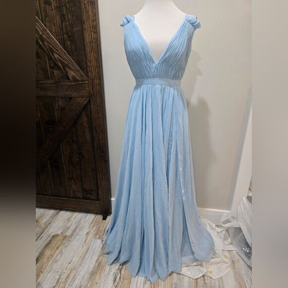 Mac Duggal 55321 Pleated Chiffon Sleeveless V-Neck Gown NWOT size 2 Powder Blue - Picture 4 of 7